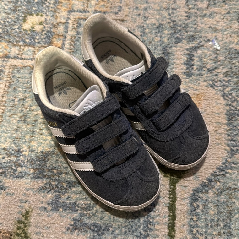 Adidas kids Gazelle sz10 grey blue suede